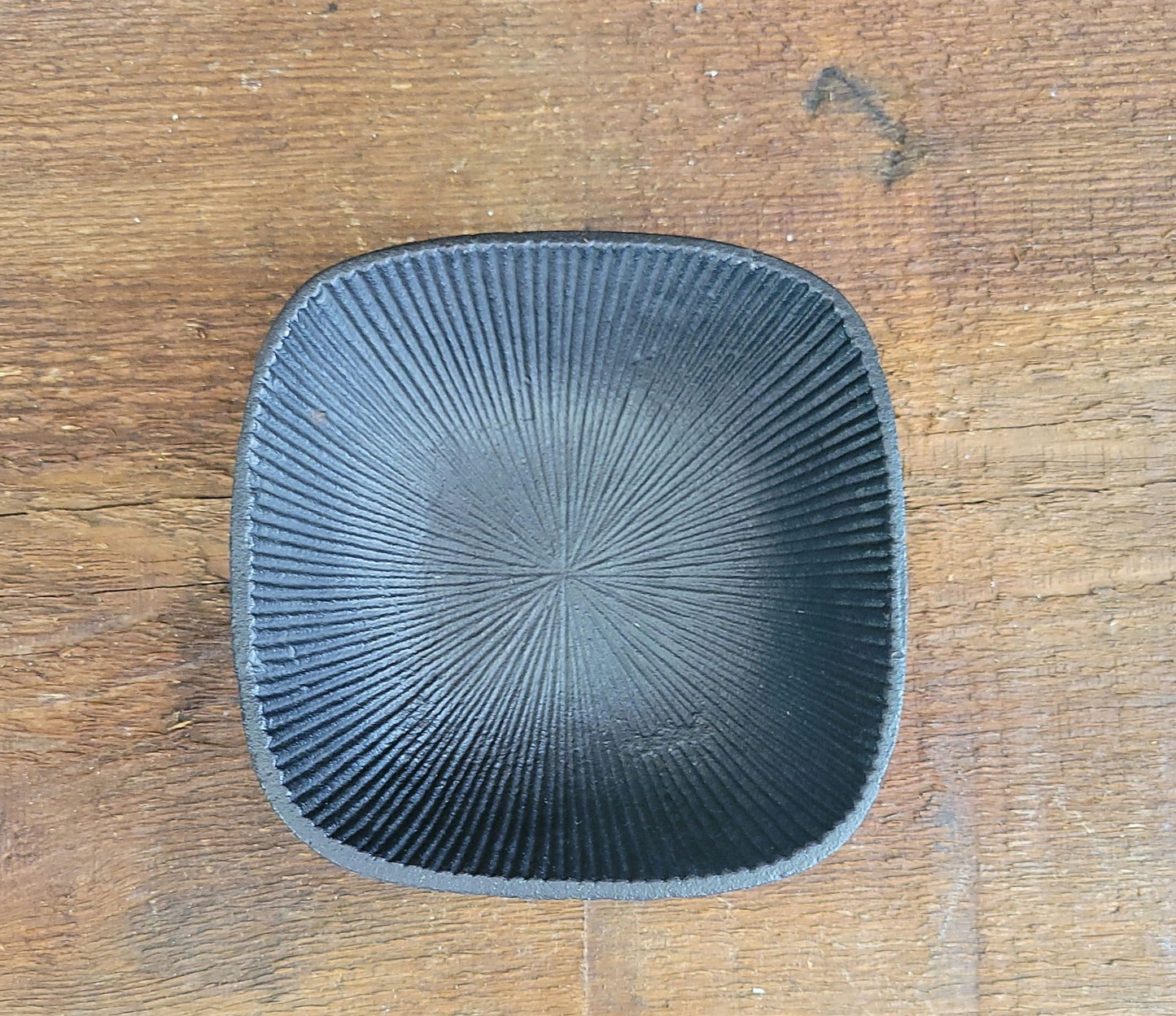 Cast iron tray